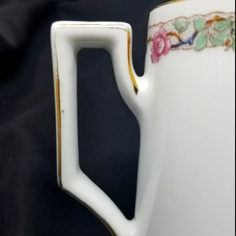 VINTAGE VICTORIA AUSTRIA PORCELAIN TEAPOT HAND PAINTED GOLD TRIM
